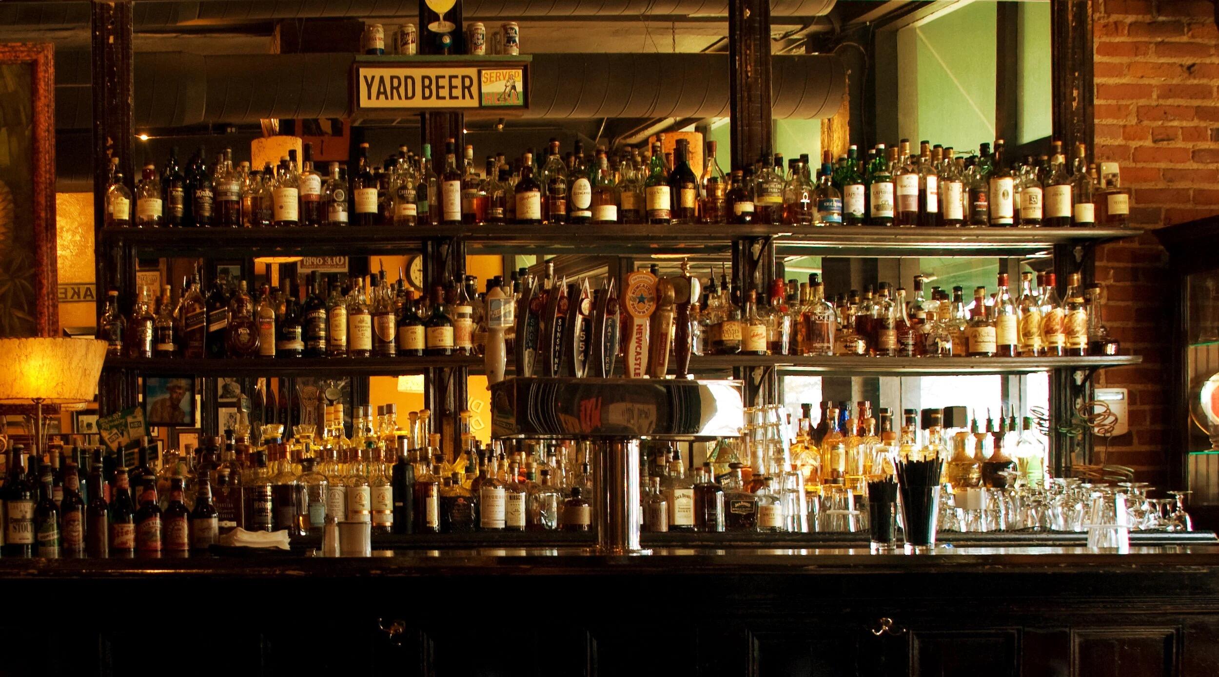 Picture of Harry's Country Club