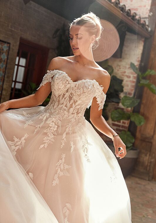 Essense of Australia D4047 Ball Gown Wedding Dress - 5