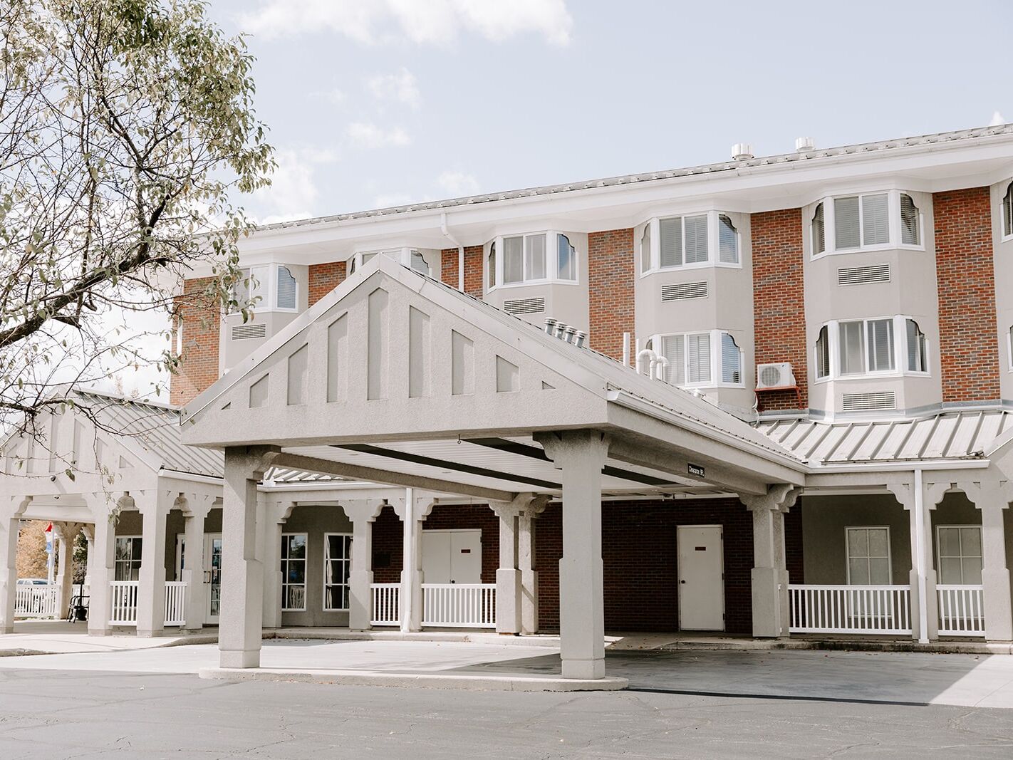 Picture of FINDLAY INN