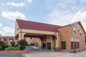 Picture of Super 8 by Wyndham Athens TX