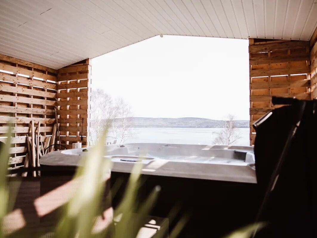 Picture of SeaBreeze Home by the Sea (airbnb)