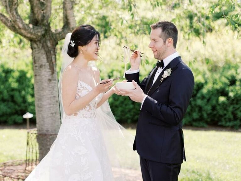 noodle unity ceremony during first look