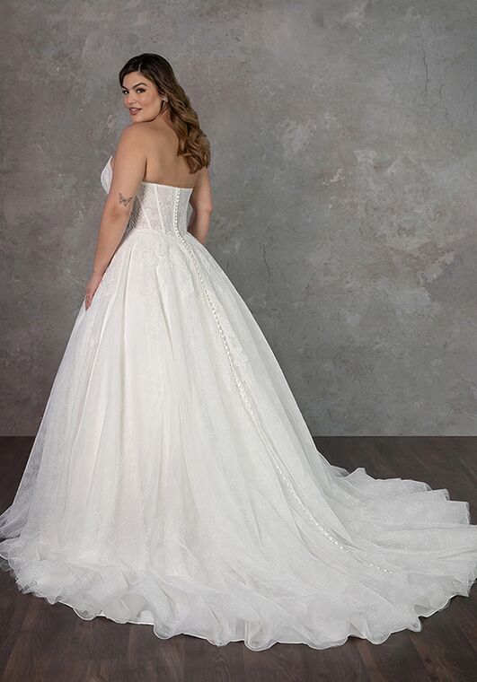 Essense of Australia D4270+ Ball Gown Wedding Dress - 6
