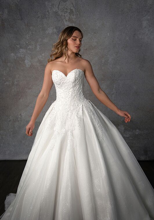 Essense of Australia D4331 Ball Gown Wedding Dress - 6