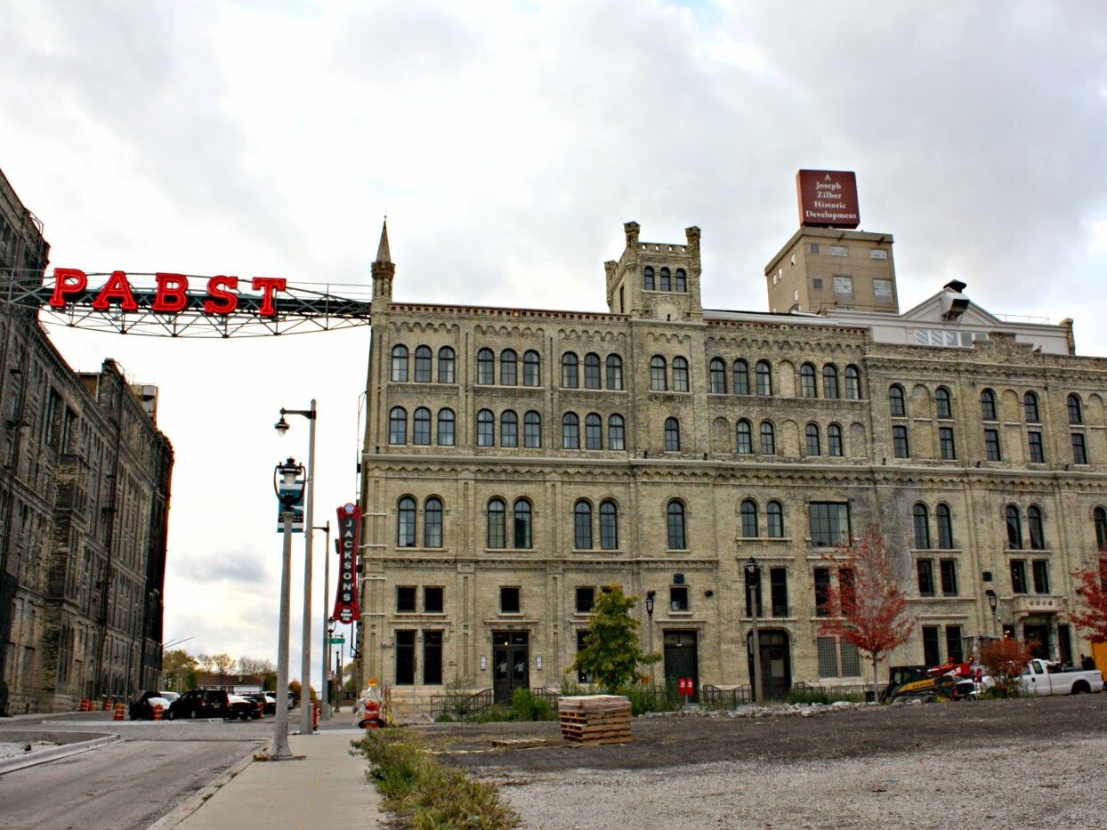 Picture of Brewhouse Inn & Suites