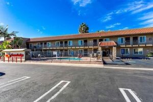 Picture of Econo Lodge Inn & Suites Escondido Downtown