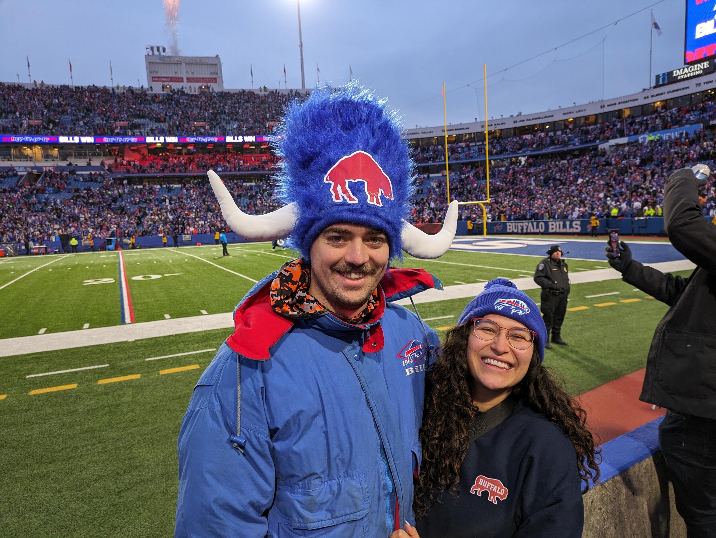Our first Buffalo Bills game on New Year's Eve! Go Bills! ¡Nuestro primer partido de los Buffalo Bills en Nochevieja! ¡Vamos, Bills!