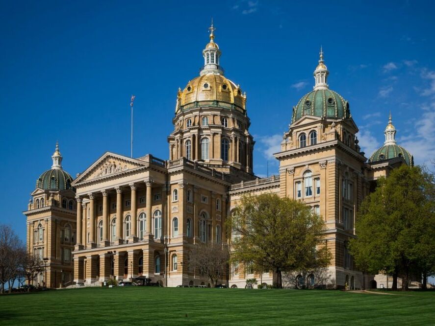 Picture of Iowa State Capitol