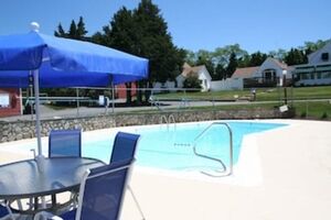Picture of Blue Spruce Motel & Townhouses