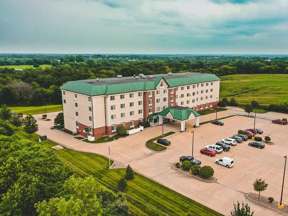 Picture of Town & Country Inn and Suites