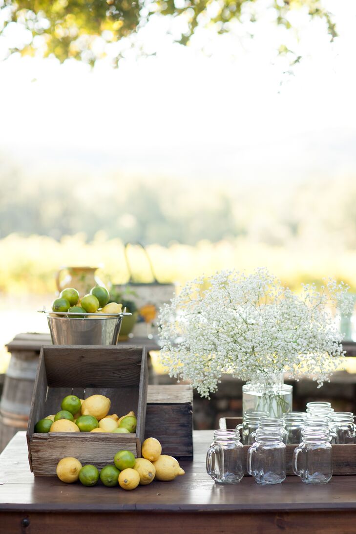 Fresh Lemonade Ceremony Drinks