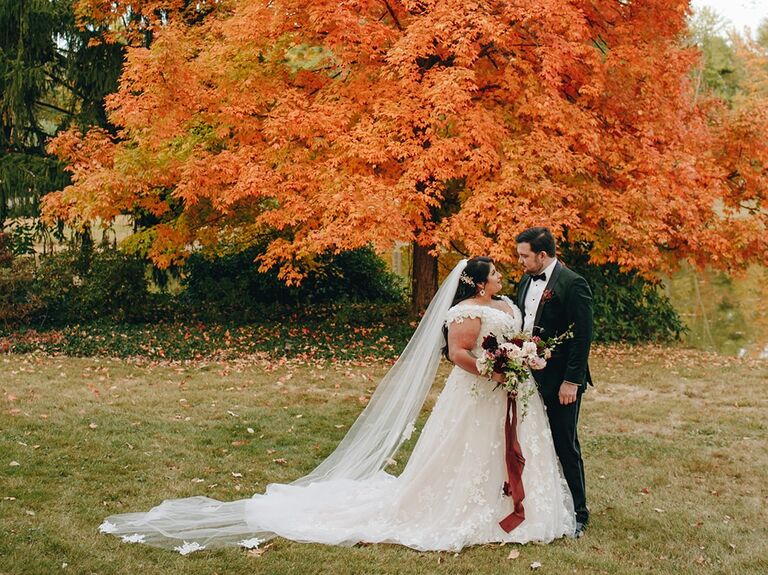 Purple-Hued Timeless Wedding in Chicago, Illinois  Timeless wedding,  Wedding inside, Wedding dresses