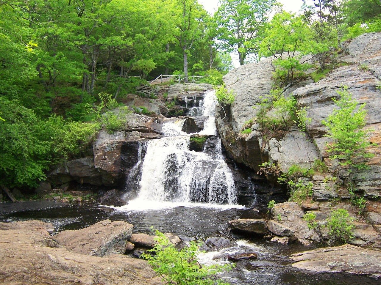 Picture of Devil's Hopyard State Park