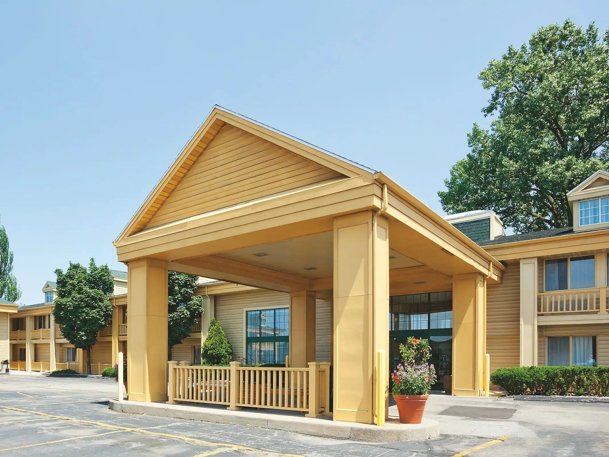 Picture of La Quinta Inn by Wyndham Oshkosh