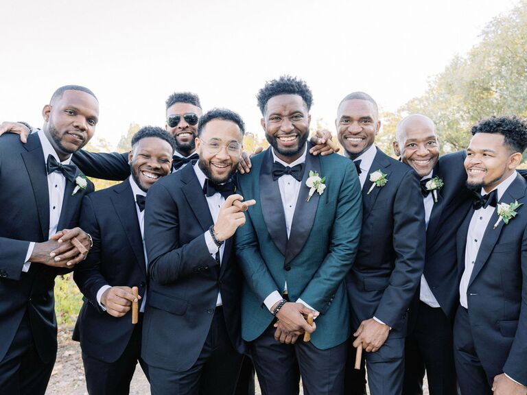21 Groomsmen Photos to Take on Your Wedding Day