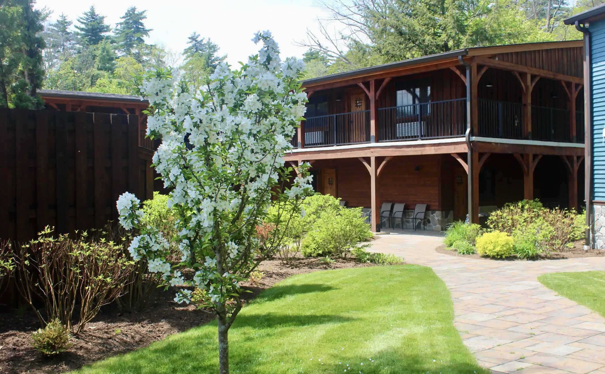 Picture of Blue Water Manor Lodges