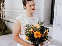 21 Dreamy Daisy Wedding Bouquet Ideas