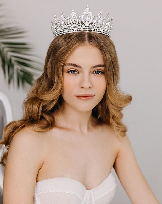 AW Bridal AW BRIDAL Wedding Crown Tiara Crystal Birthday Crown for Women Rhinestone Queen Crown Bridal Party Pageant Crown Wedding Hair Accessories for Brides (Silver) Silver Tiara - 3