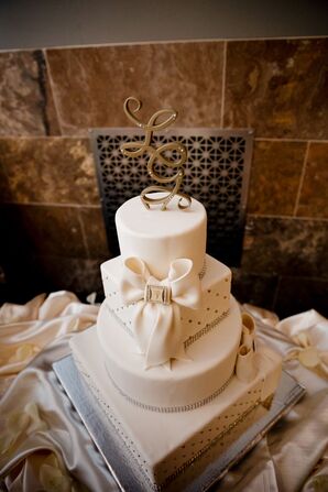 Ivory Wedding Cake With Sparkle