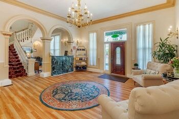 Picture of The Carriage House Inn, Ascend Hotel Collection