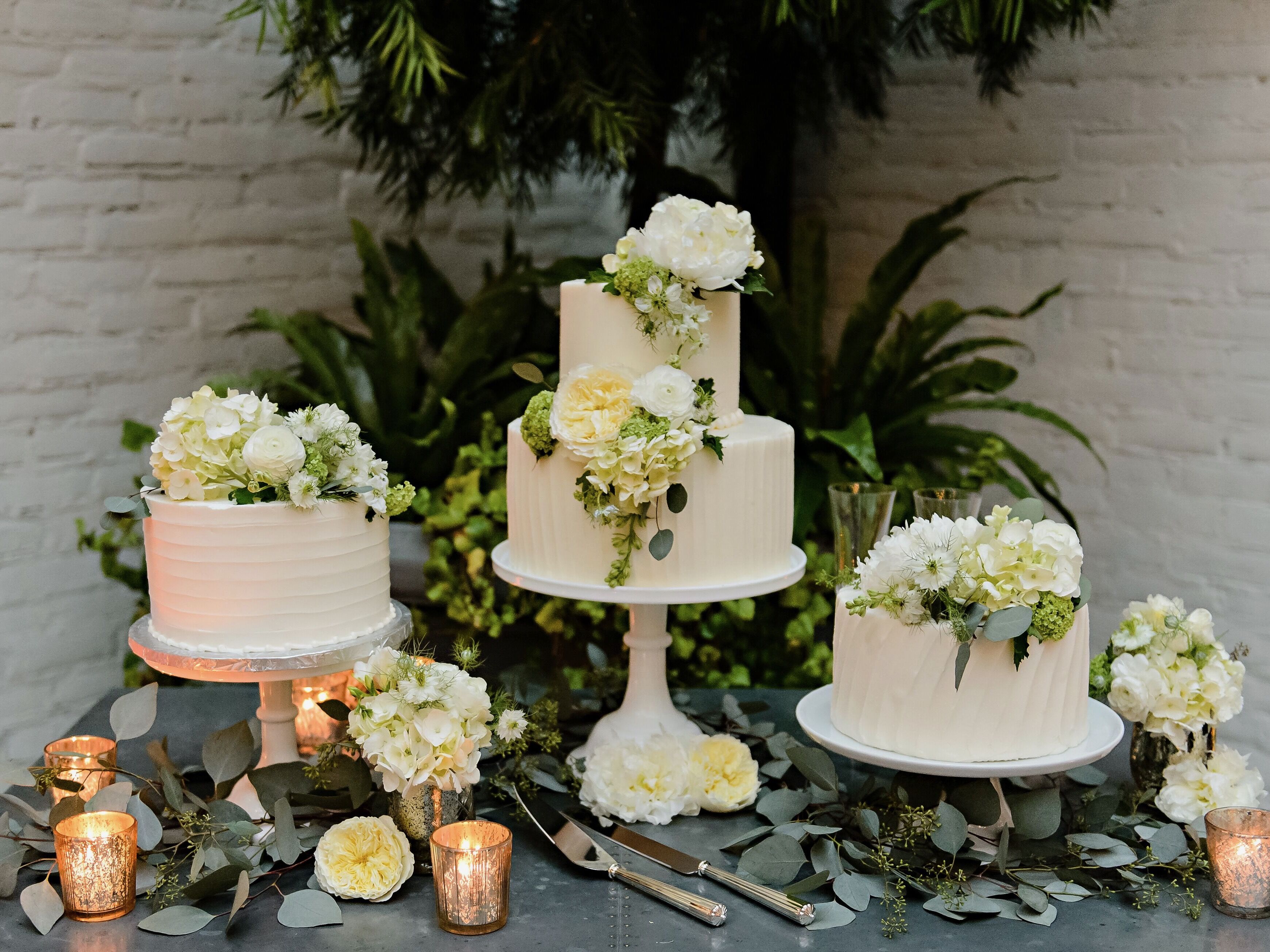 When to Hire a Florist for Your Wedding & Details to Know