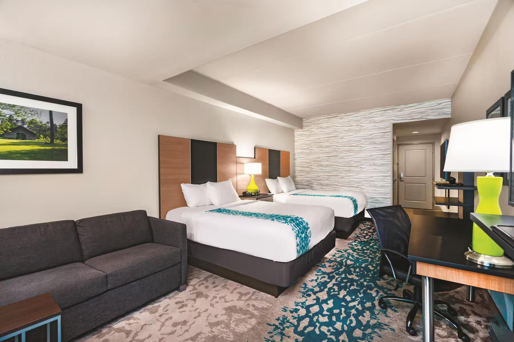 Picture of La Quinta Inn & Suites by Wyndham Cleveland TN