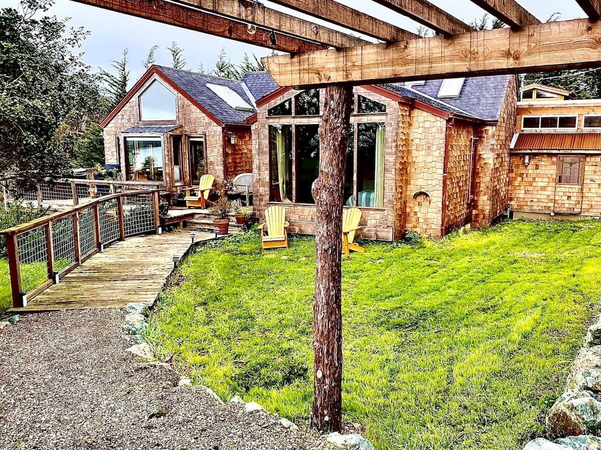 Picture of Artistic Farm House - BOOKED