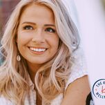 Entrepreneur Ariana Frayer with diabetes monitor