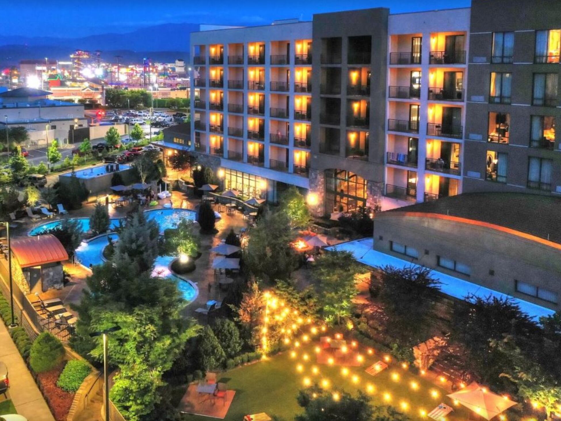 Picture of Courtyard Pigeon Forge