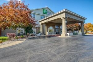 Picture of Holiday Inn Express Hotel & Suites Oshkosh