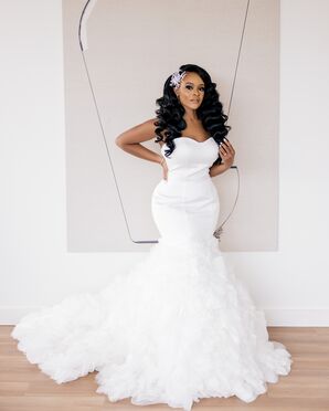 Bride in Trumpet Wedding Dress With Sweetheart Neckline