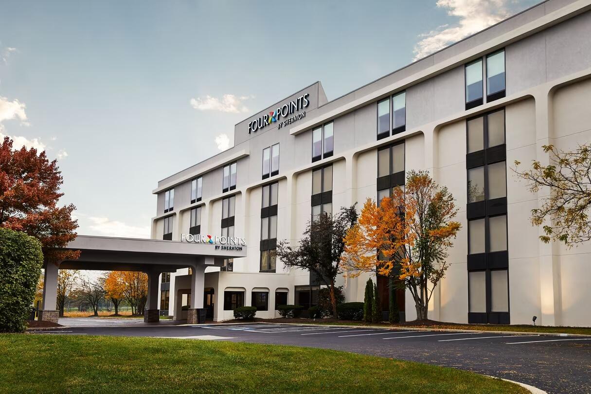 Picture of Four Points by Sheraton Chicago Westchester/Oak Brook