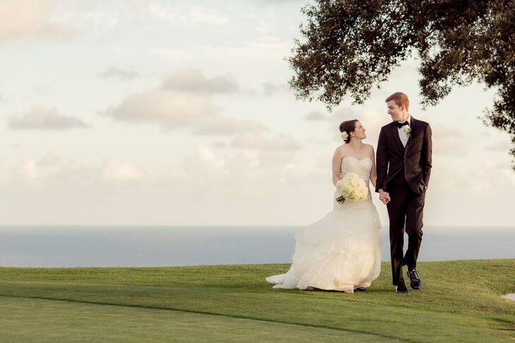 David Smith (27 and a physician) and Kate Wells (26 and a physician) met while studying in the library during their first year of medical school. The 