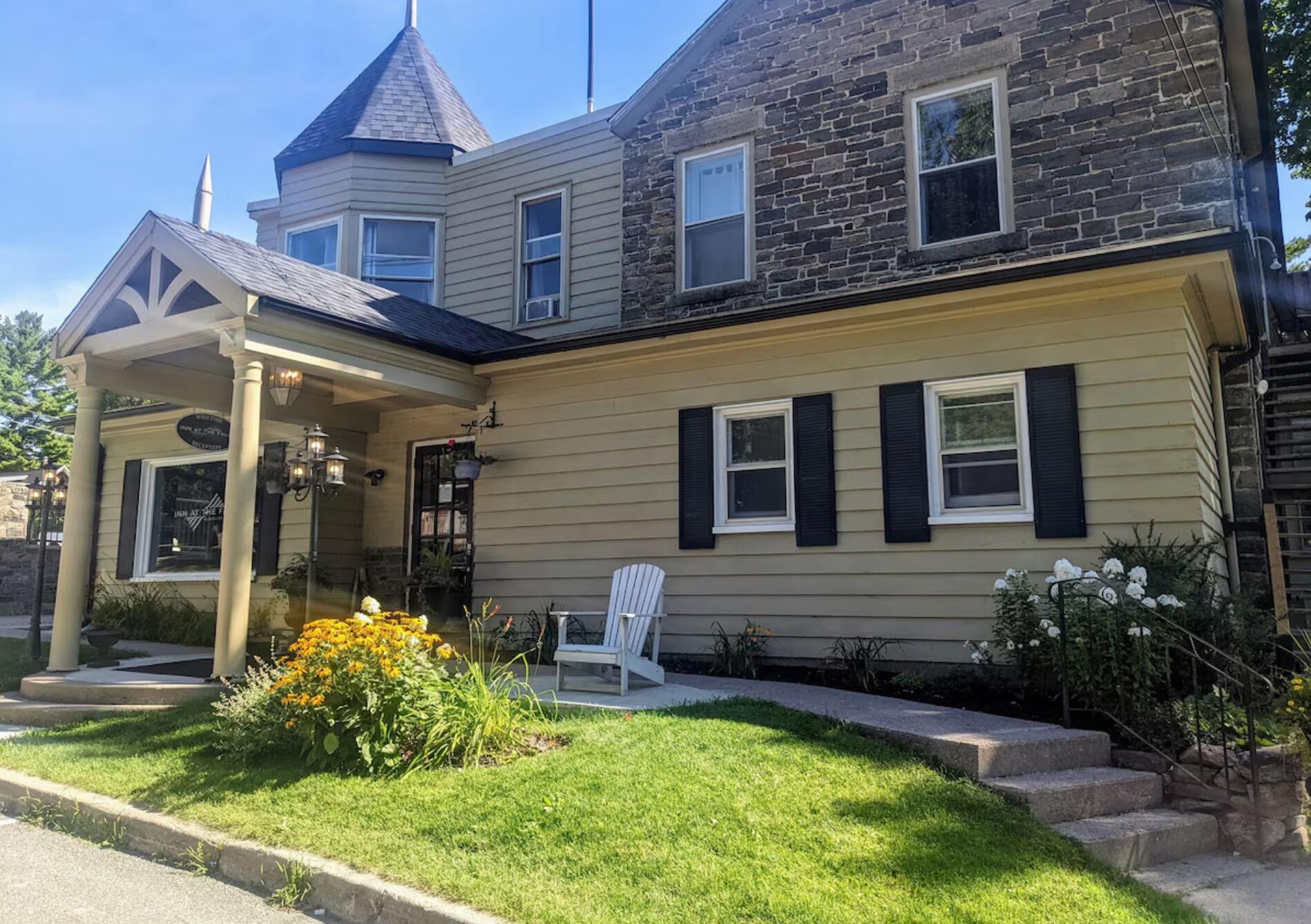 Picture of Inn at the Falls