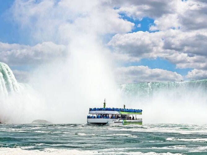 Picture of Explore: Niagara Falls, Maid of the Mist 