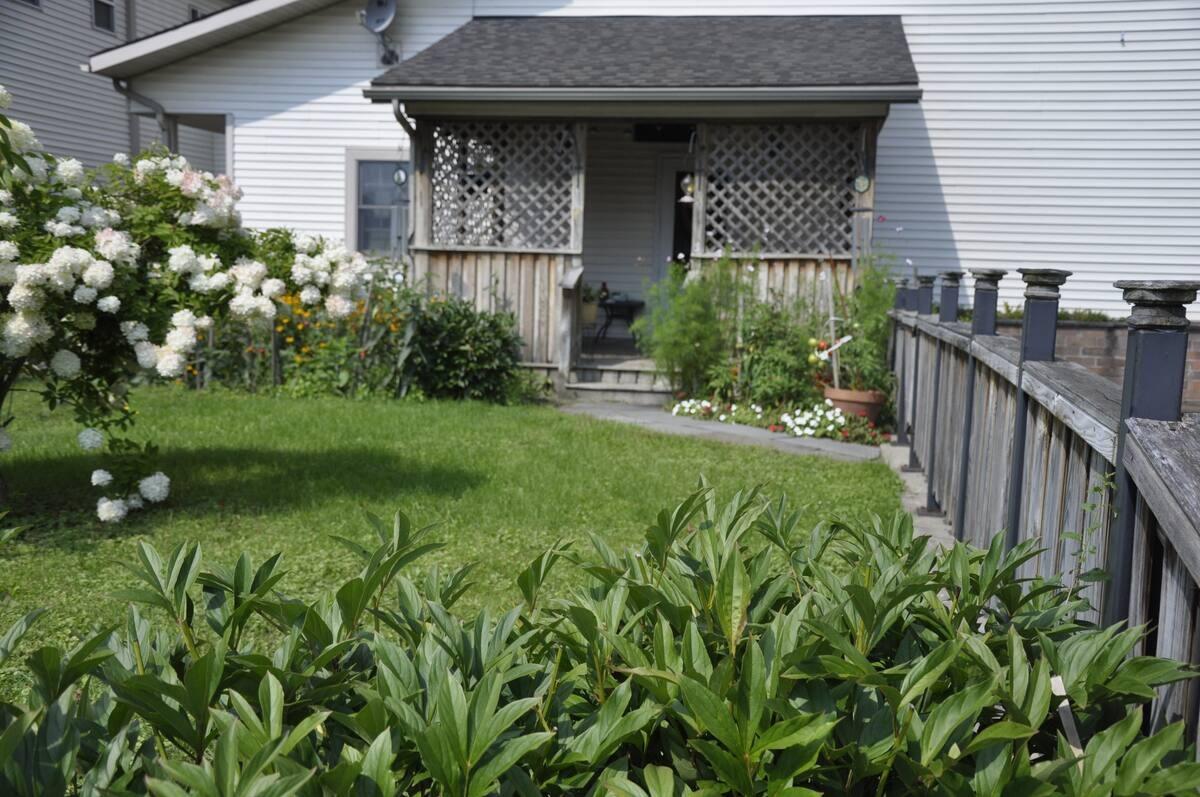 Picture of airnbnb (in-town)
