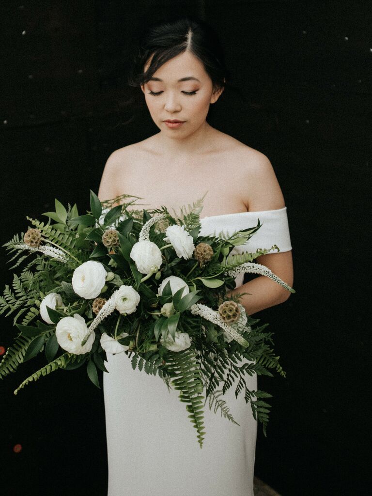 Fall wedding ideas greenery bouquet