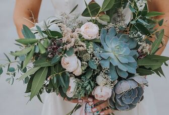 25 Succulent Wedding Bouquets for Any Season