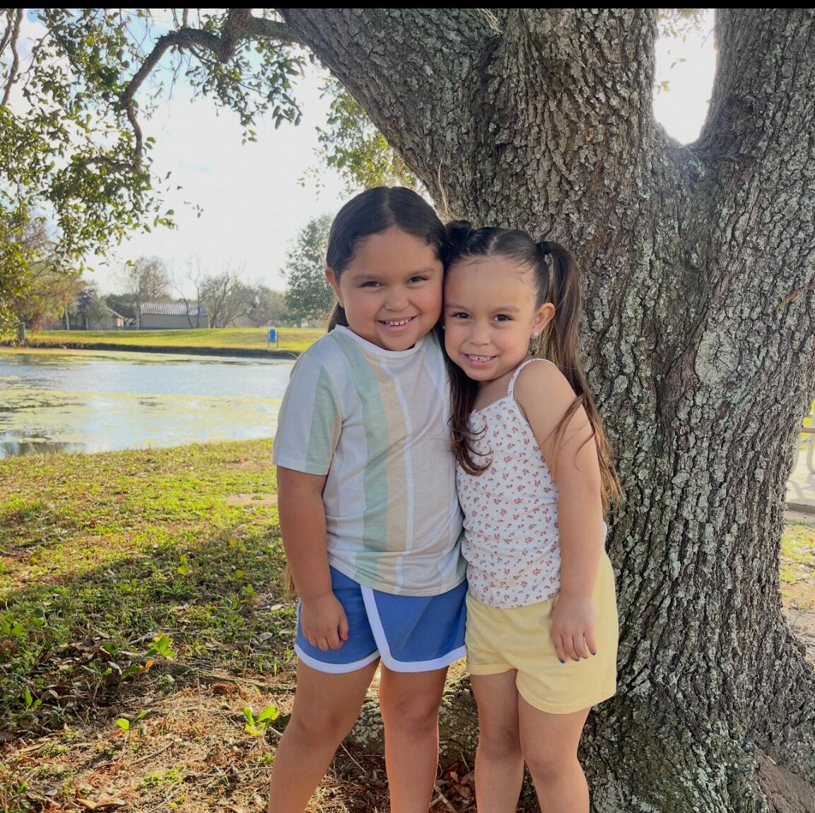 Clara and Maya Rojas