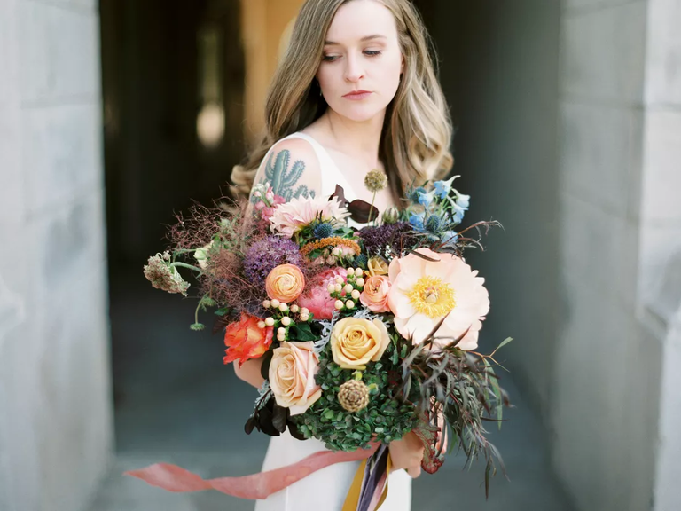 Dramatic dahlia bouquet