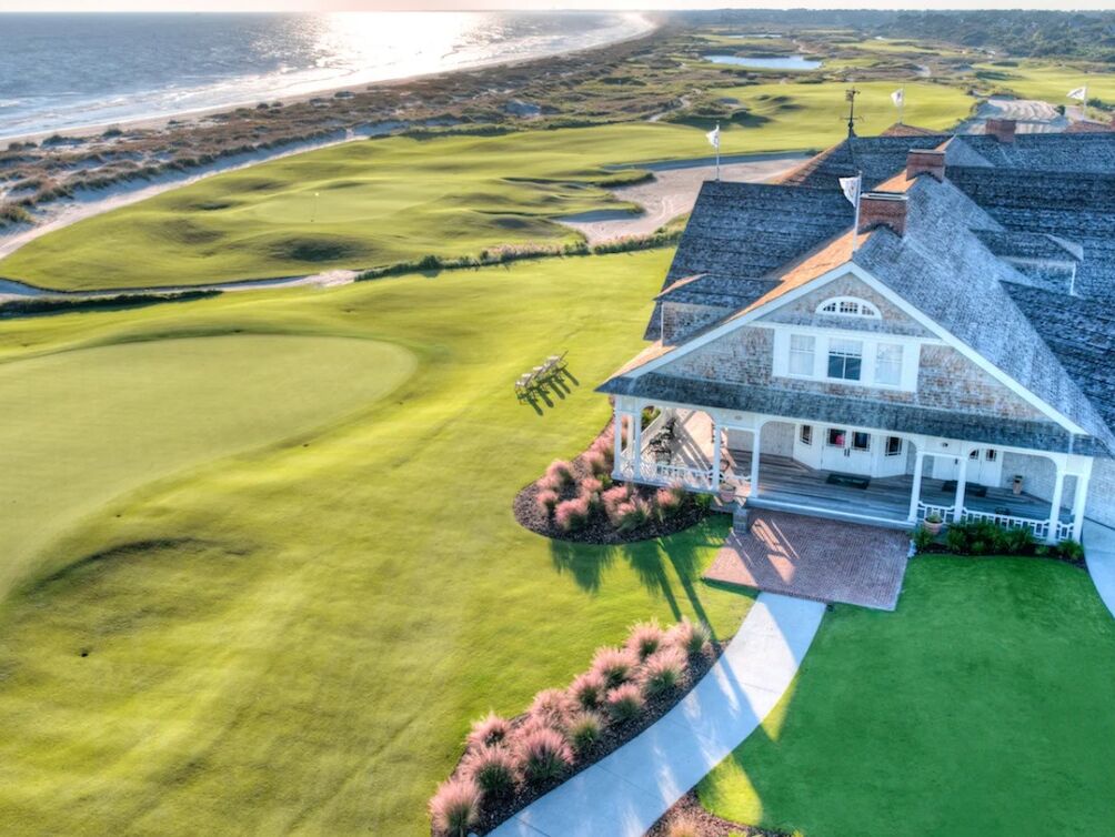 Picture of Charleston golfing