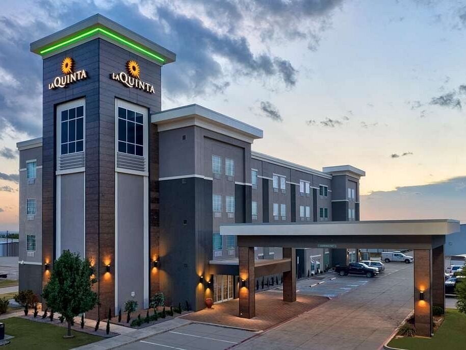 Picture of La Quinta Inn & Suites by Wyndham Denton - University Drive