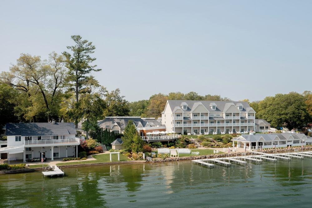 Picture of Bay Pointe Inn