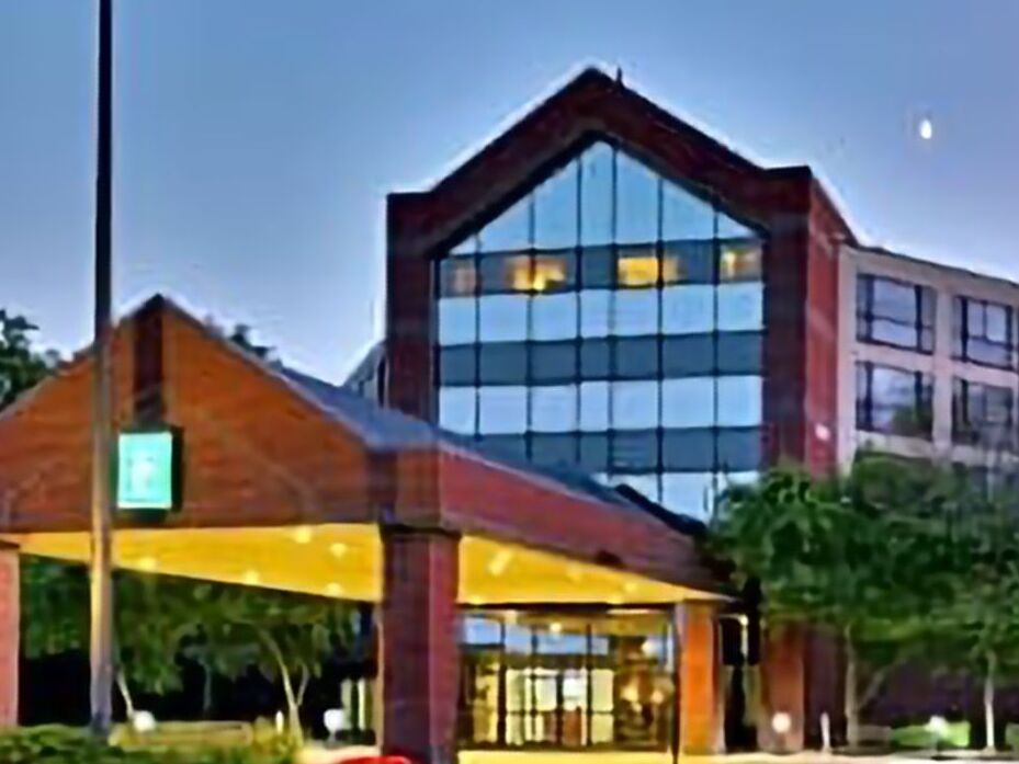 Picture of Embassy Suites of Auburn Hills