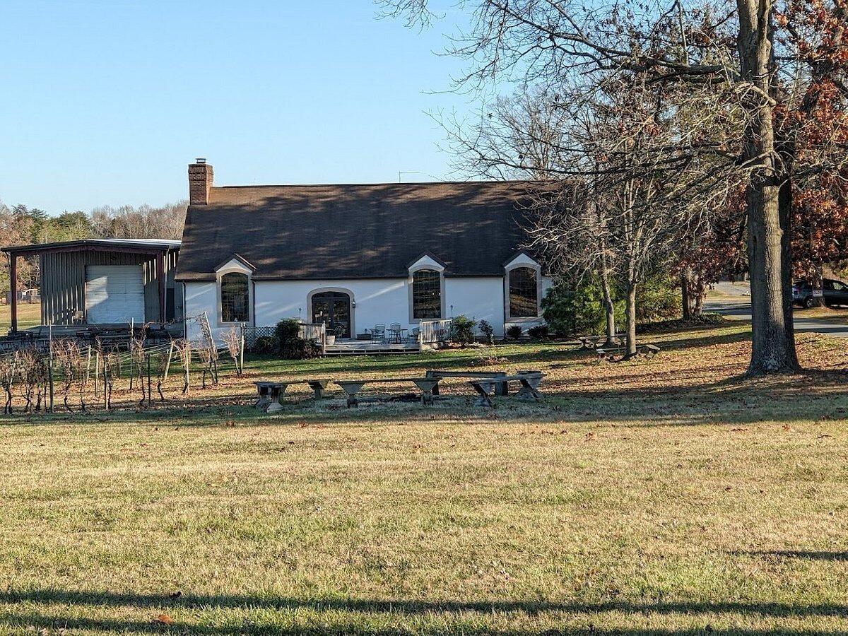 Picture of Lake Anna Winery