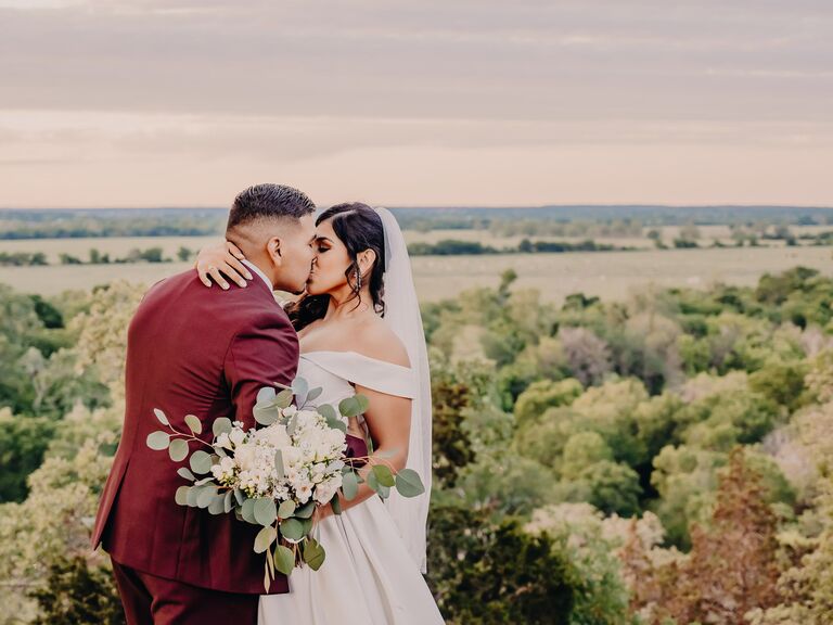 Dripping Springs wedding venue in Bastrop, Texas.