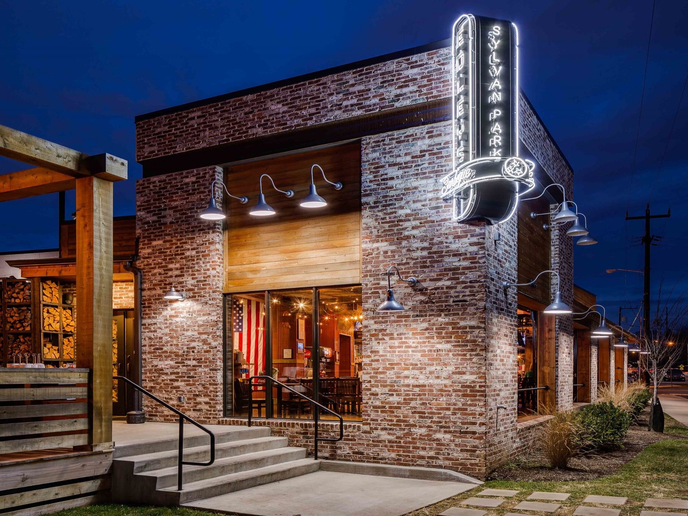 Picture of Edley's Bar-B-Que