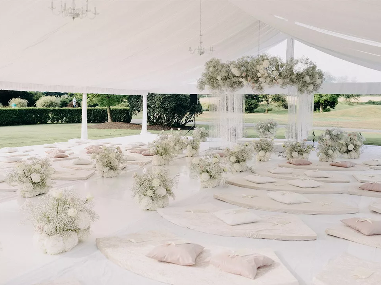 This all-white wedding aesthetic is sure to go down a treat.