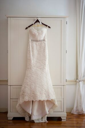 Alvin Valenta Lace Mermaid-Style Wedding Dress