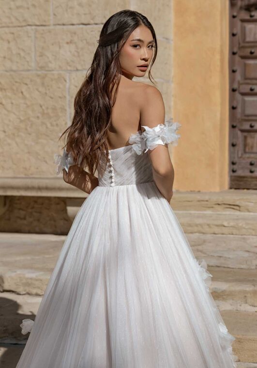 Essense of Australia D3734 Ball Gown Wedding Dress - 6
